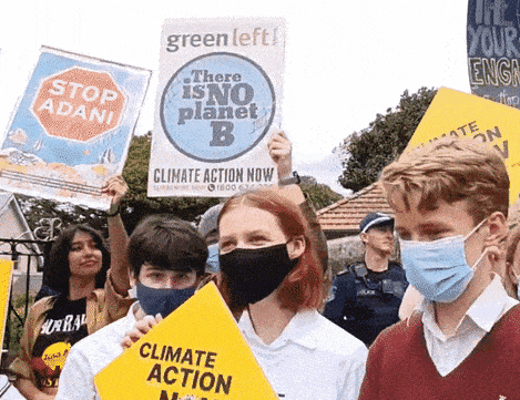 Young people demanding climate action in Sydney